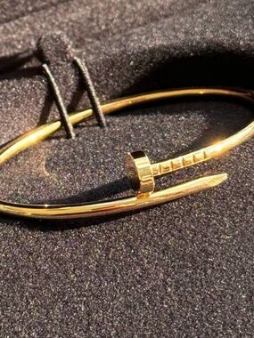 Cartier Juste UN Clou Nail Bracelet small model 18k yellow gold size 15 with box
